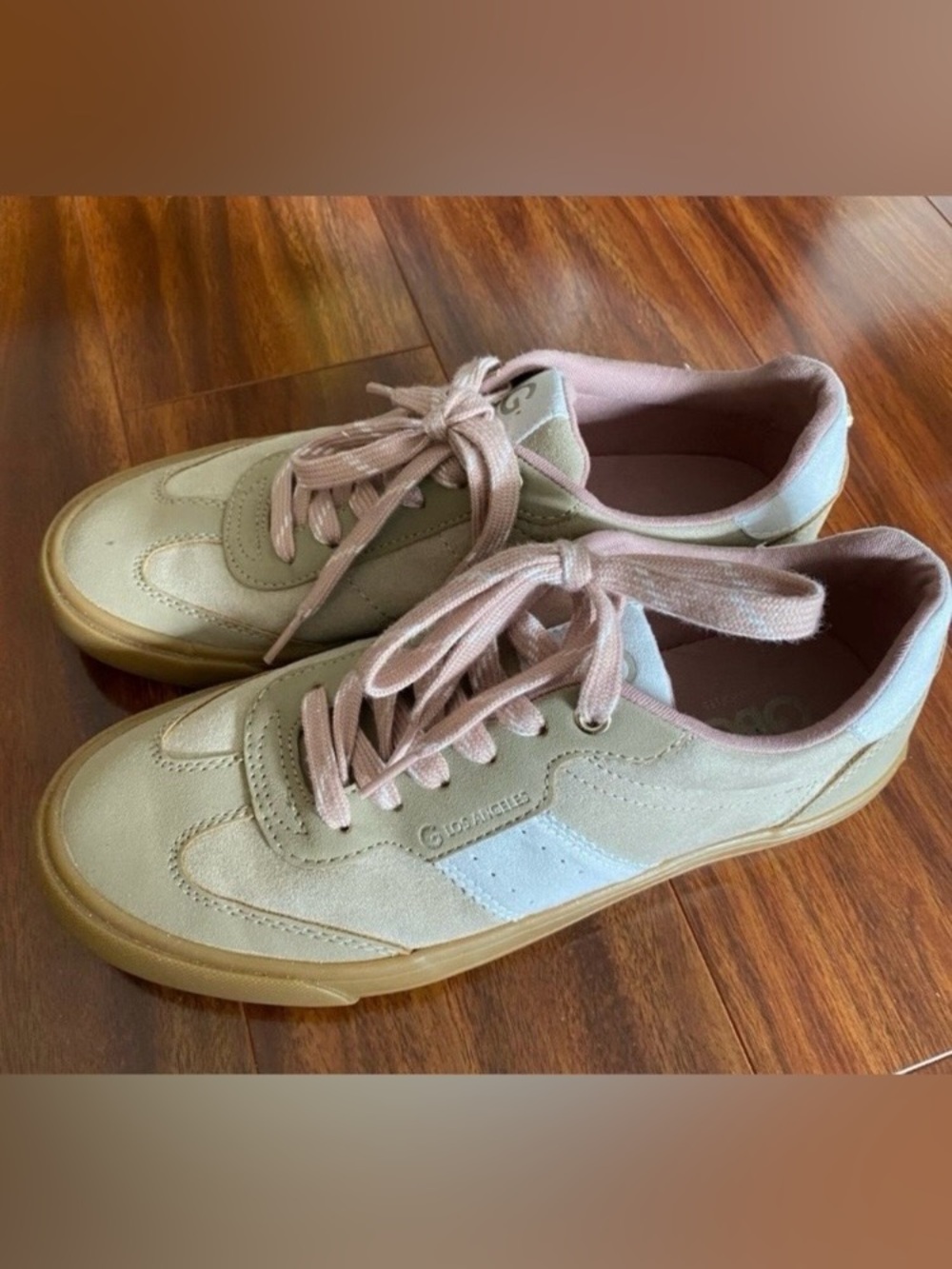 GBG Los Angeles Retro Beige and Pink Women's Casual Sneakers size 7